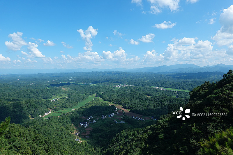 安徽省黄山市休宁县齐云山：小环线逍遥谷田园风光图片素材