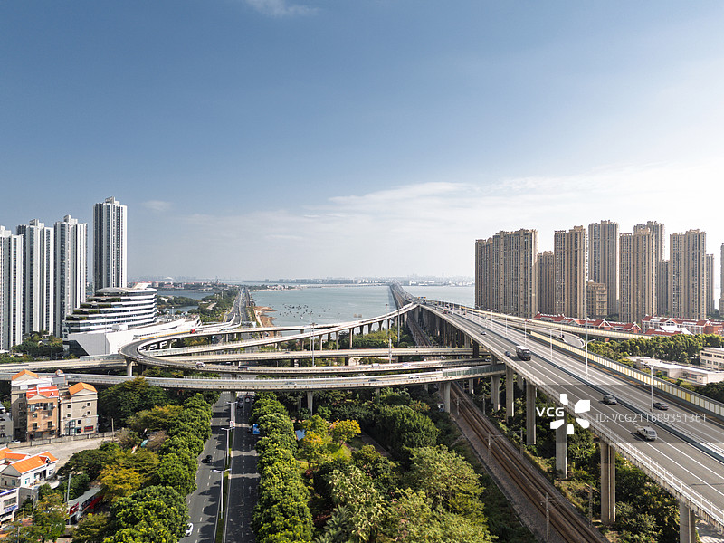 福建厦门集美区杏林大桥与建筑群景观图片素材