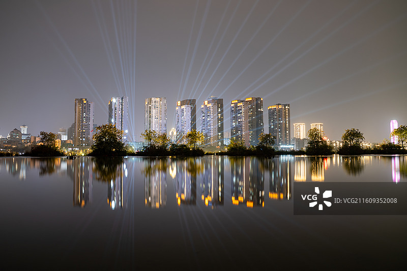 广西柳州蟠龙山公园方向城北区城市风光图片素材