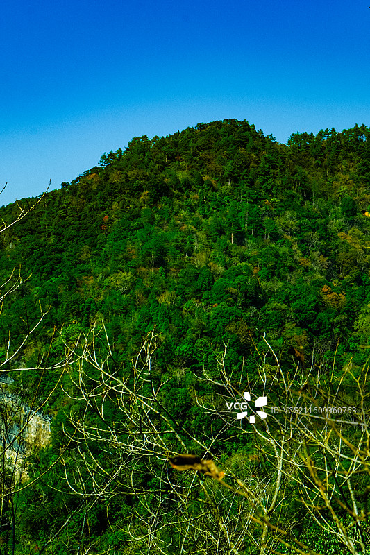 中国贵州省黔东南州施秉县云台山风光，世界自然遗产，深秋时节的施秉云台山风光，中国南方喀斯特图片素材