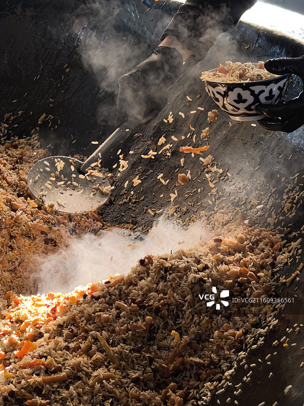 抓饭系列：一碗香（摄于塔什干的中亚抓饭中心）图片素材