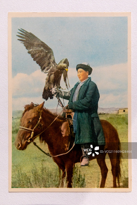 台州博物馆展出文物1961年《中国各民族》有52个一人普登记400多甄定39个二人普54个三人普56图片素材