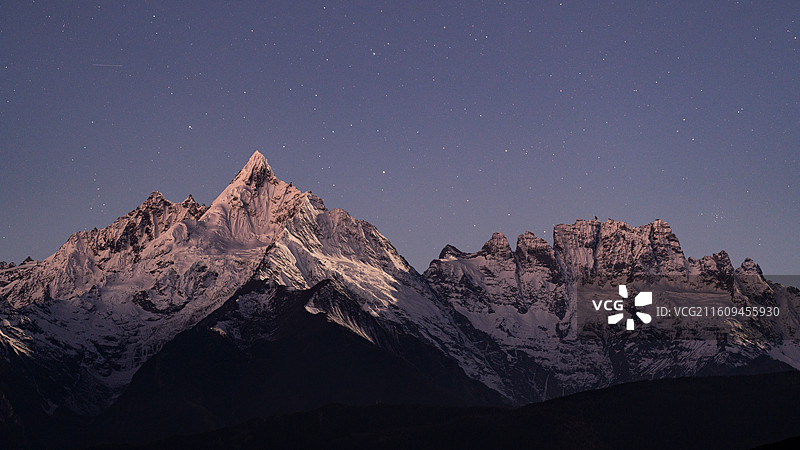 云南香格里拉梅里雪山图片素材