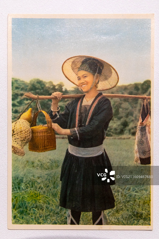 台州博物馆展出文物1961年《中国各民族》有52个一人普登记400多甄定39个二人普54个三人普56图片素材