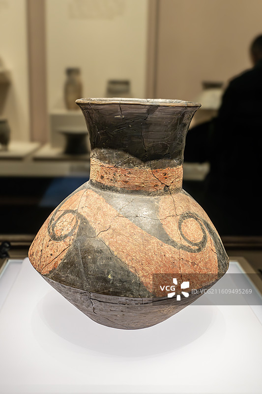 山西博物院藏 彩绘陶壶 龙山文化时期 距今4300-3800年 襄汾县陶寺村出土图片素材