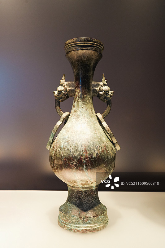铜兽耳瓶 明弘治七年(1494)  圣路易斯艺术博物馆藏图片素材