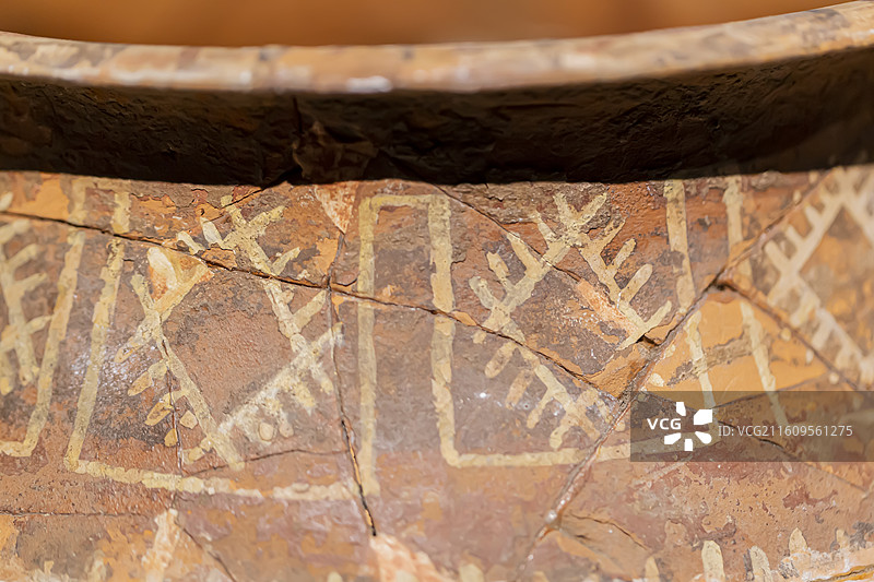 彩陶钵特写 新石器时代大汶口文化 中国考古博物馆图片素材