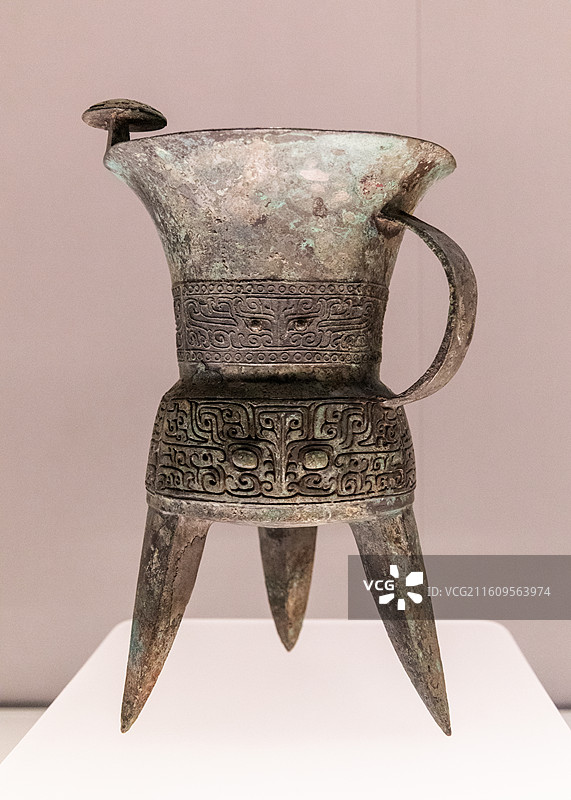 兽面纹斝 商中期 （公元前十五世纪中叶-前13世纪）上海博物馆东馆藏图片素材