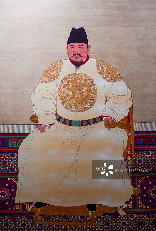 明朝开国皇帝朱元璋朝服坐像图片素材