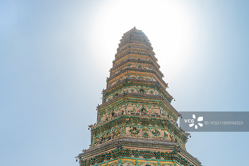 中国山西临汾洪洞县广胜寺旅游景区，广胜禅院和唐僧扫塔飞虹塔，世界最高多彩琉璃塔，户外白昼无人图像摄影图片素材