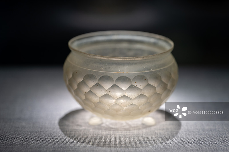 南朝宋萨珊玻璃碗：1600年前的波斯琉璃珍品图片素材
