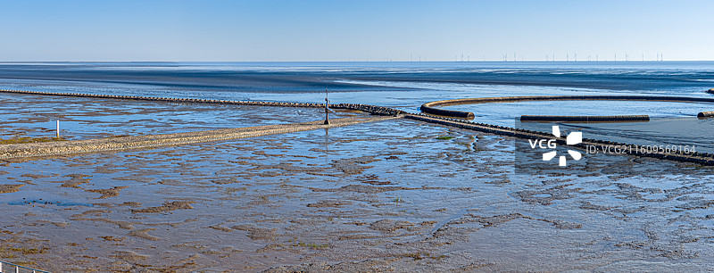 上海临港海岸线防洪堤坝 海边的围堰 南汇嘴观海公园 长江入海口淤积平原海岸滩涂湿地冬季景观 南汇新城图片素材