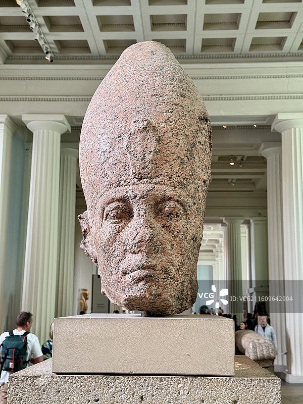 英国伦敦大英博物馆古埃及馆的法老雕像图片素材