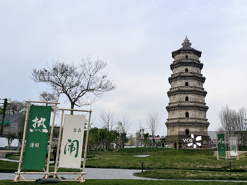 河北省保定市 涿州辽塔文化园 双塔之北塔 云居寺塔 始建于辽代图片素材