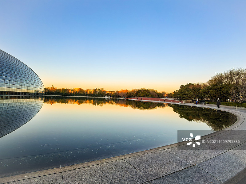 《晨穹鉴晓》图片素材