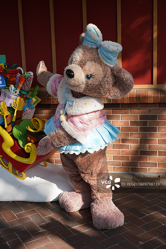 2025上海迪士尼奇妙圣诞点灯冬巡烟花和疯狂动物城图片素材