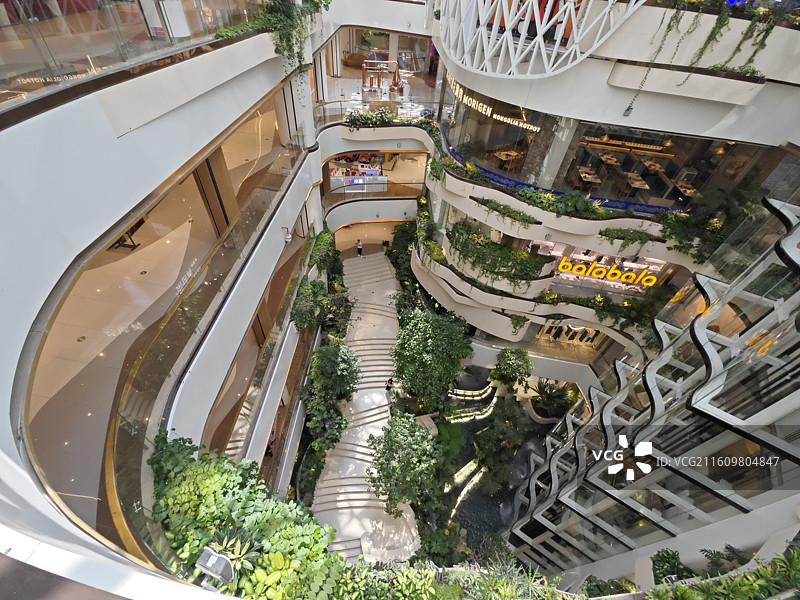西安南飞鸿乐荟中心超高层建筑 室内装修商业室内绿化图片素材