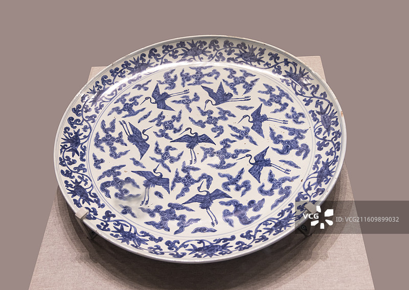 青花云鹤纹盘 明嘉靖1522~1566年 故宫博物院图片素材