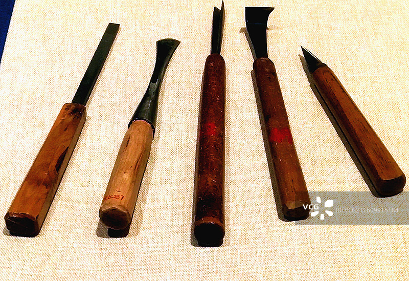 20世纪末、龙舟头雕刻工具、2025百年湾区情--粤港澳大湾区近现代文物展图片素材