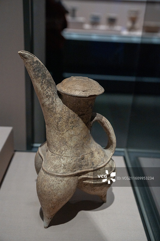 龙山文化白陶鬶形盉图片素材