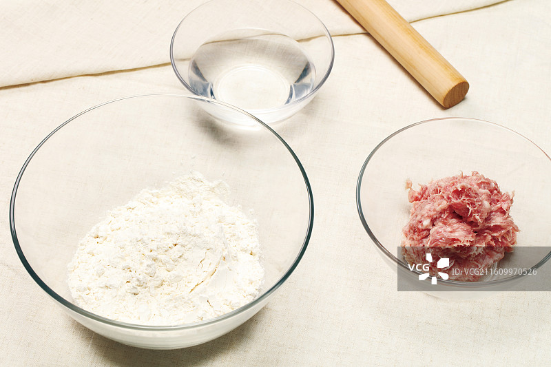 饺子的制作图片素材