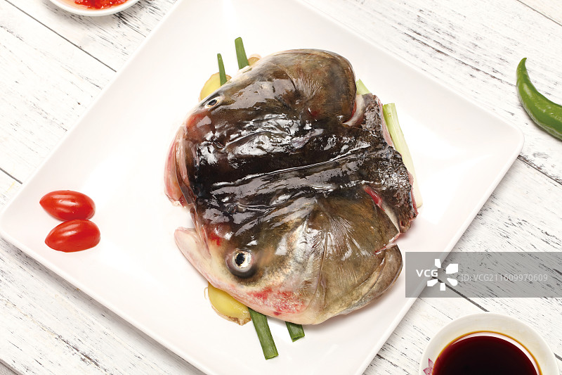 剁椒鱼头的制作图片素材