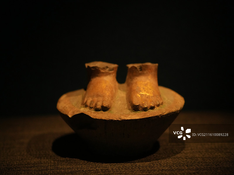 山东青州博物馆北朝佛像图片素材