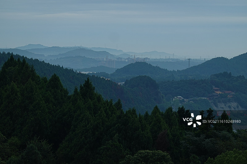四川省绵阳市游仙区绵阳富乐山晨曦曙光图片素材