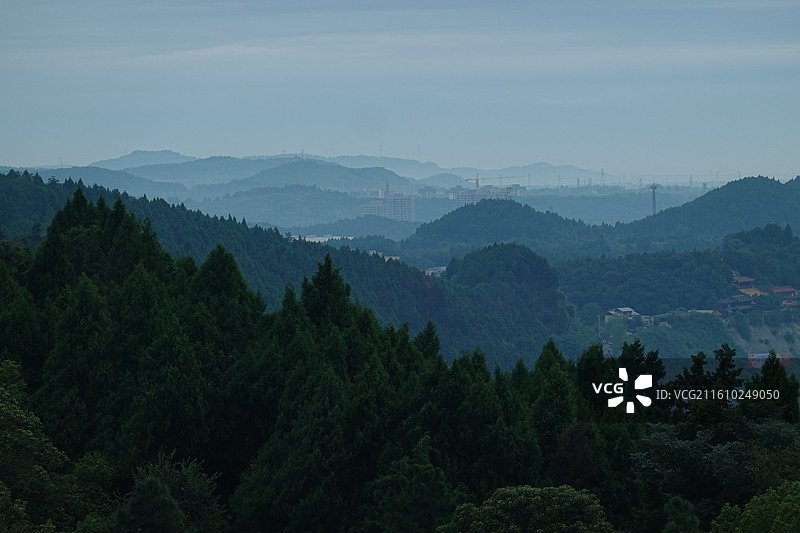 四川省绵阳市游仙区绵阳富乐山晨曦曙光图片素材