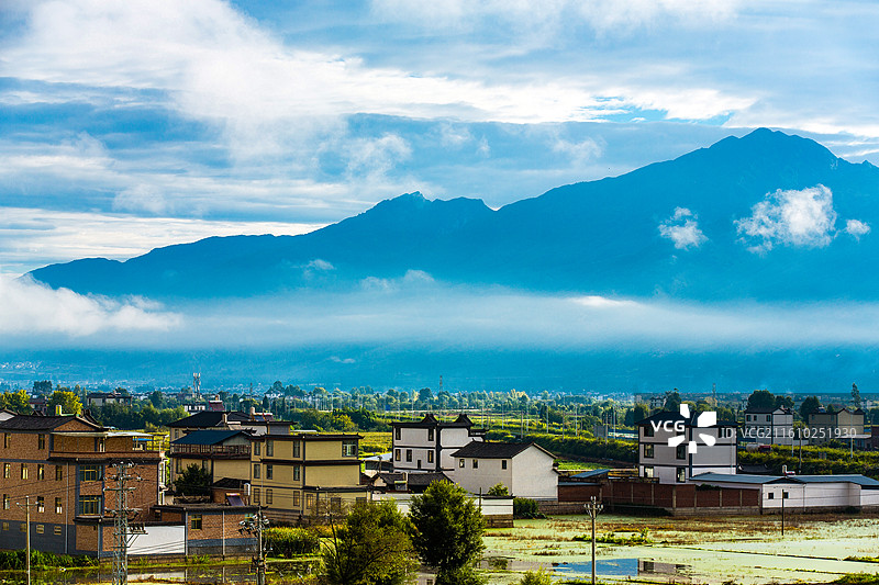 中国云南省大理白族自治州鹤庆县田园风光图片素材