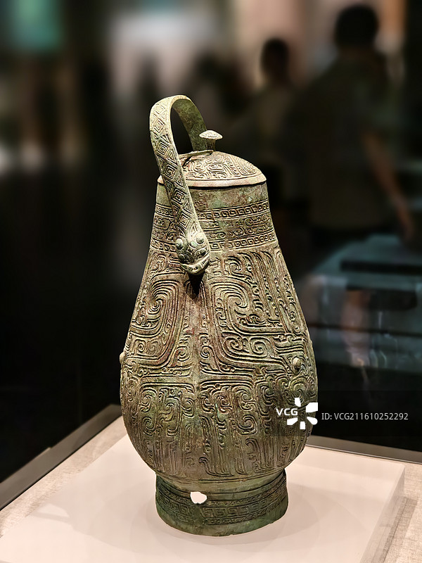 河南博物院商代前期兽面纹提梁铜卣图片素材