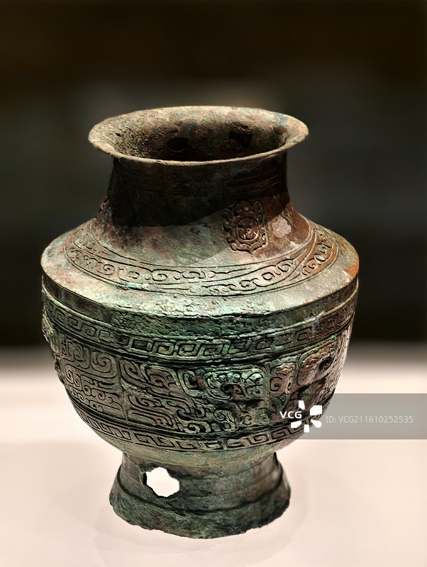 河南博物院商代前期兽面纹铜罍图片素材