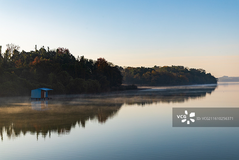 湖北嘉鱼三湖连江景区清晨风光图片素材