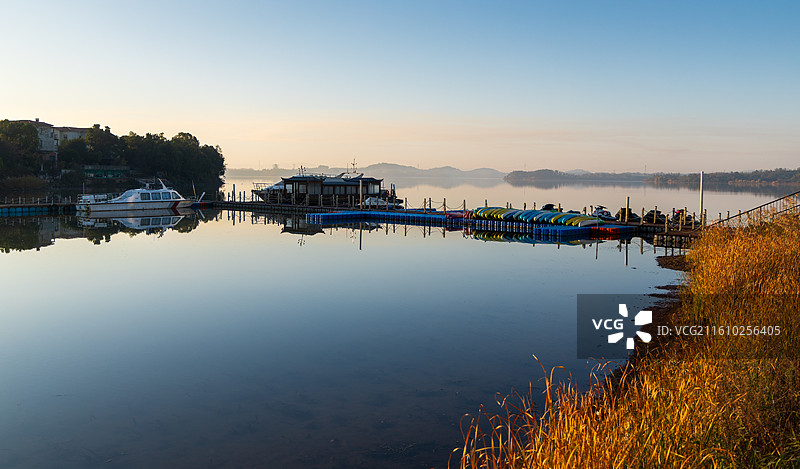 湖北嘉鱼三湖连江景区清晨风光图片素材