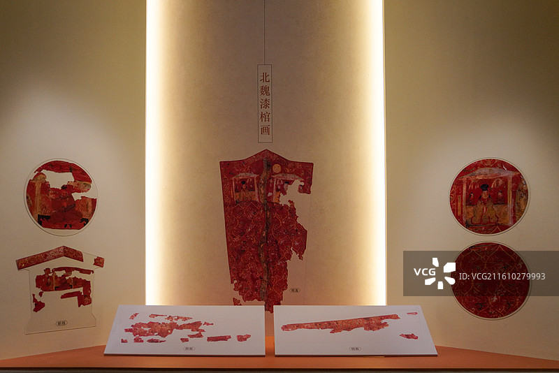 上海 上海博物馆东馆 “华彩六盘：宁夏固原文物精品展”  北魏漆棺画图片素材