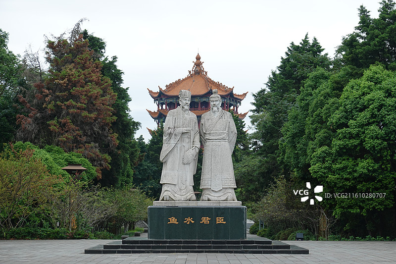 四川省绵阳市游仙区绵阳富乐山人和苑鱼水君臣像图片素材