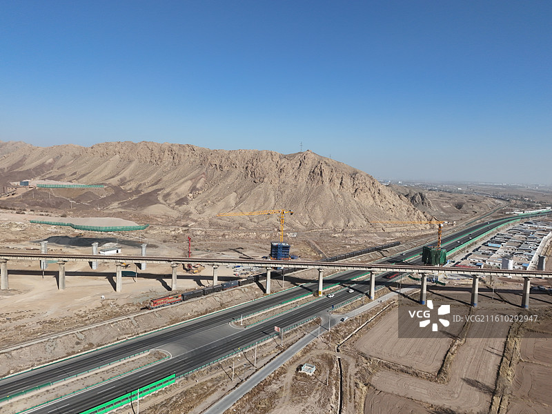 公路和铁路图片素材