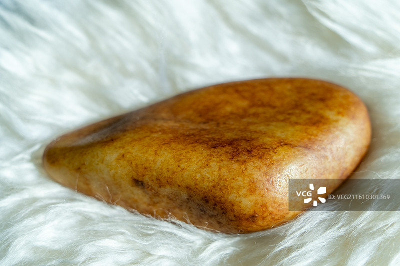 新疆喀什玉龙河和田玉籽料原石黄白种洒金皮红皮白肉和田玉把件摆件原料玉石奇石收藏文玩图片素材