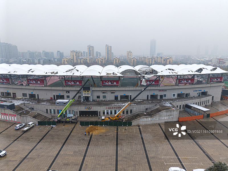 小雪中加快推进体育中心建设迎接江苏省全运会图片素材
