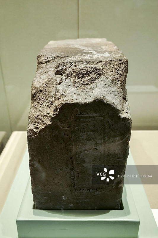 恭王府的“王府足制”铭文砖 北京恭王府银安殿“清代王府文化展”图片素材