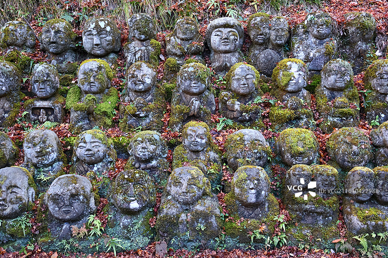京都岚山爱宕念佛寺的小佛像图片素材