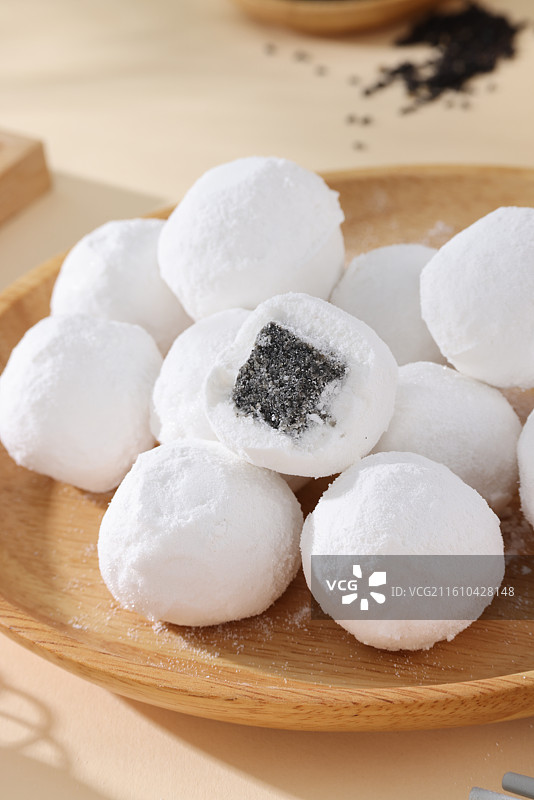 黑芝麻馅元宵图片素材