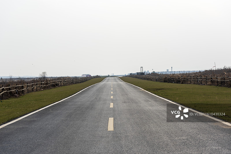 山东烟台莱阳胶东香岛湾暗夜湿地图片素材