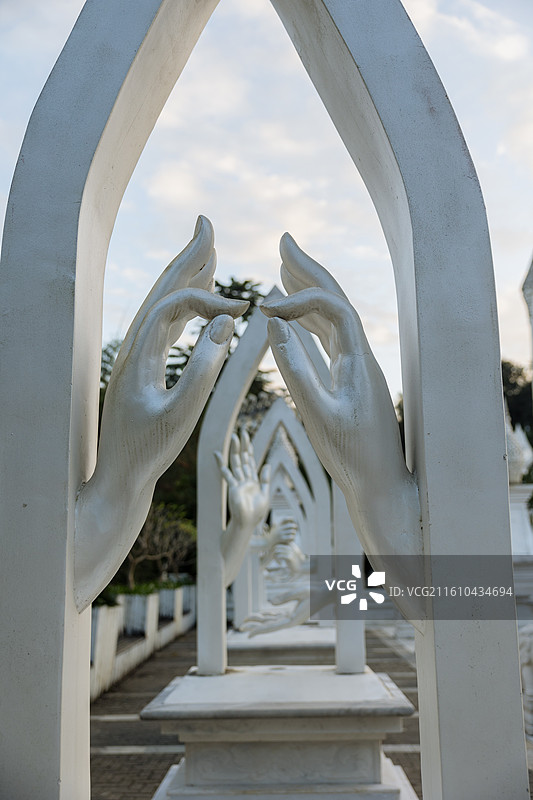 中国云南德宏芒市勐焕银塔图片素材