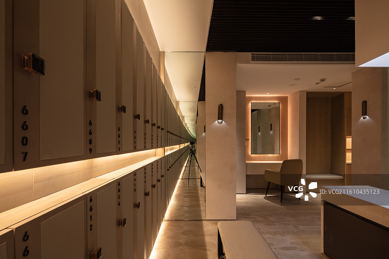 会所更衣区储物柜走廊空间设计图片素材