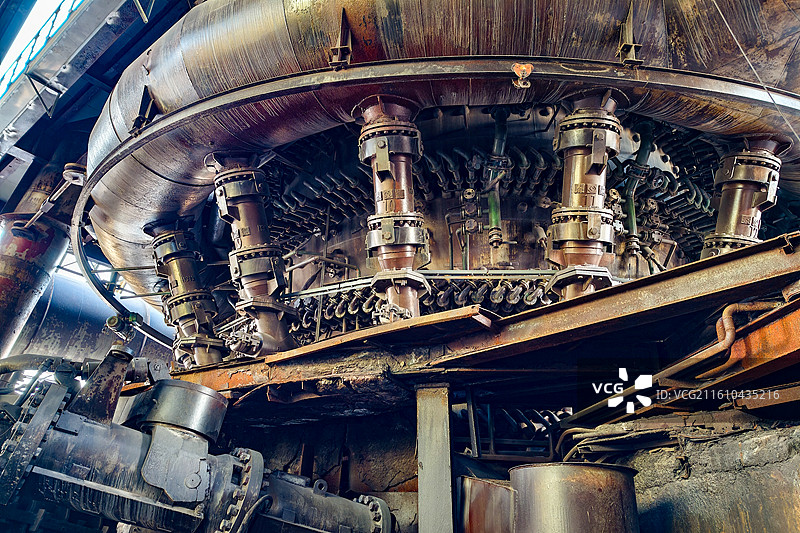 炼钢厂遗留下的工业机械 赛博朋克风格的炼钢设备 大运河杭钢公园图片素材