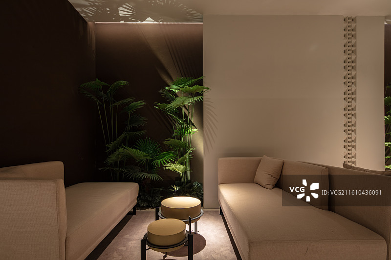 会所半私密休息卡座与沙发空间设计图片素材