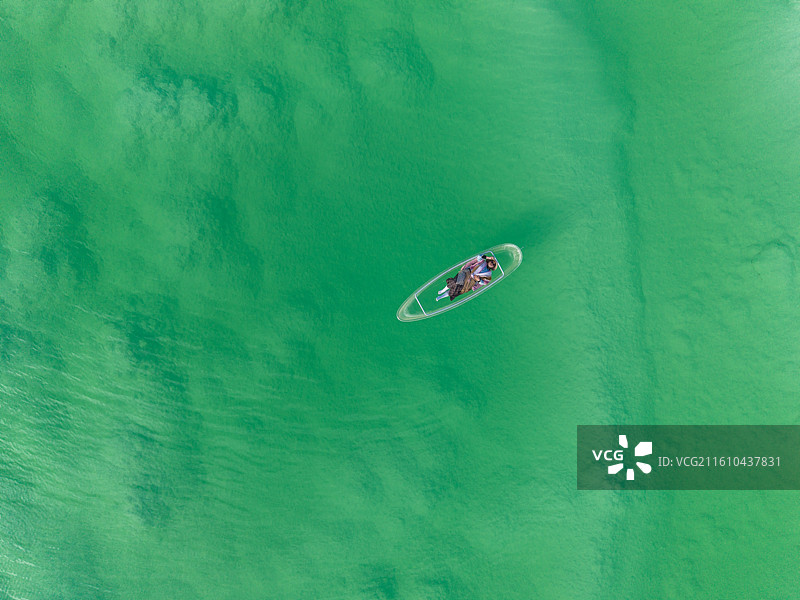 茫崖翡翠湖图片素材