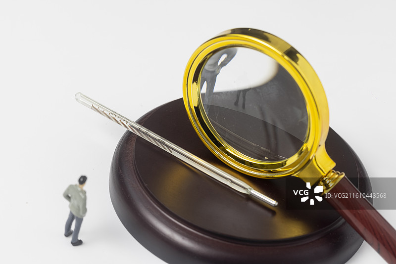 做出选择聚焦水银体温计图片素材