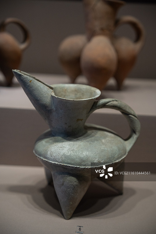 大汶口文化白陶鬶图片素材